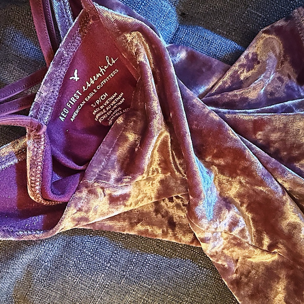 American Eagle Outfitters Women’s Size Small Cute Velvet Tank Top  in Burgundy
